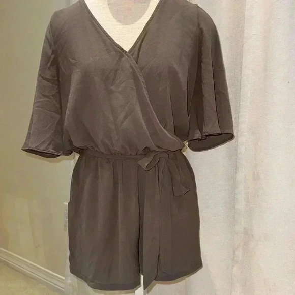 romper medium - Picture 1 of 6